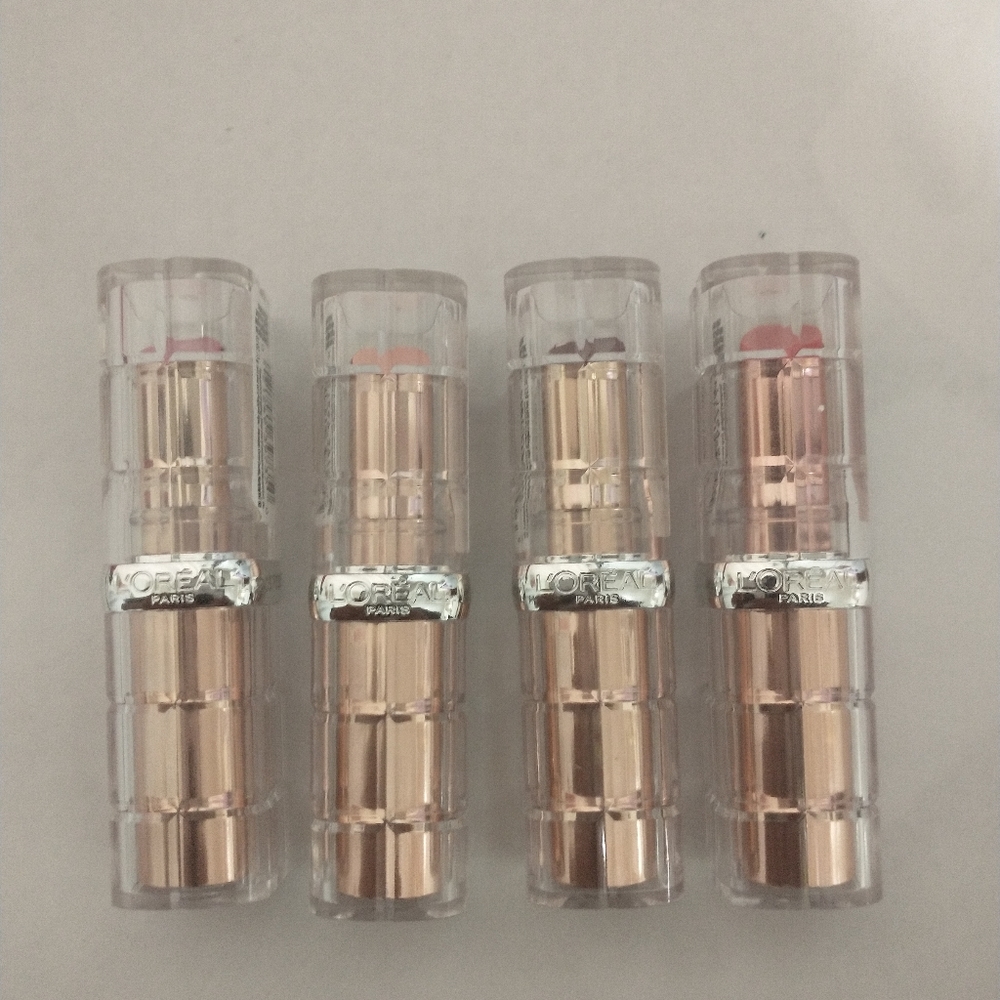 L'OREAL PARIS COLOUR RICHE PLUMP & SHINE LIPSTICK.